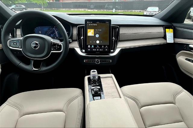 2025 Volvo XC90 Plug-In Hybrid Vehicle Photo in Houston, TX 77007