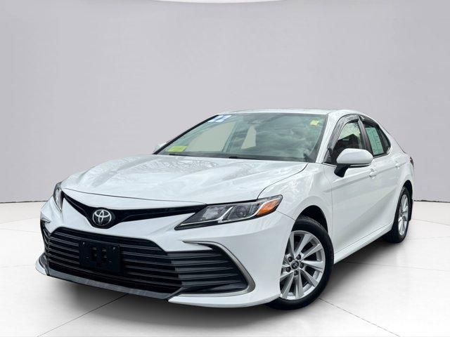 2022 Toyota Camry Vehicle Photo in LEOMINSTER, MA 01453-2952