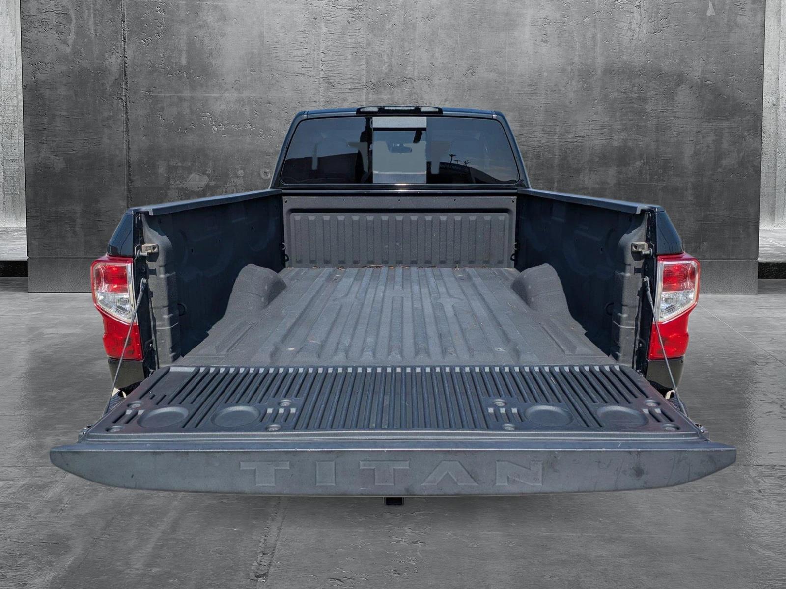 2017 Nissan Titan Vehicle Photo in Tustin, CA 92782