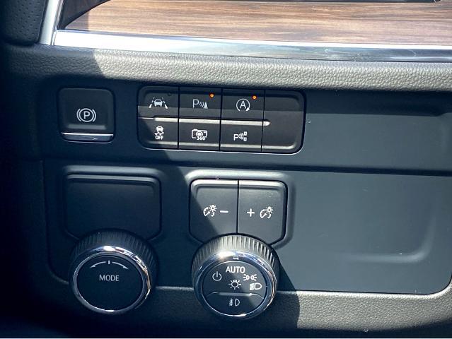 2025 Chevrolet Suburban Vehicle Photo in BEAUFORT, SC 29906-4218