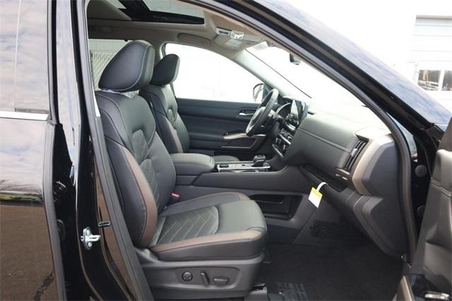 2025 Nissan Pathfinder Vehicle Photo in Hazelwood, MO 63042