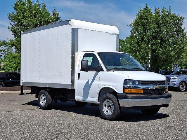 Select 2025 Chevrolet Express Cutaway 3500