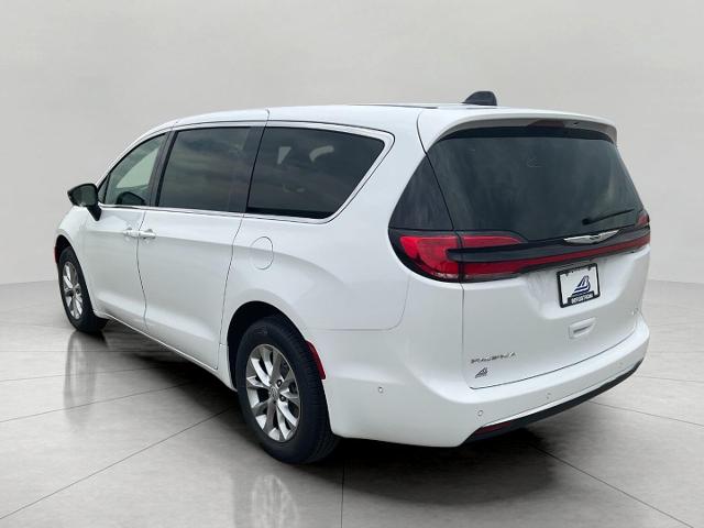 2025 Chrysler Pacifica Vehicle Photo in Kaukauna, WI 54130