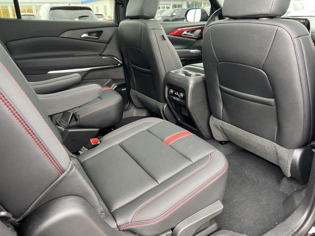2025 Chevrolet Traverse Vehicle Photo in GREEN BAY, WI 54304-5303