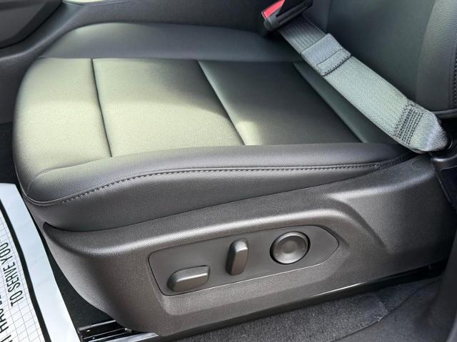 2025 Chevrolet Colorado Vehicle Photo in COLUMBIA, MO 65203-3903