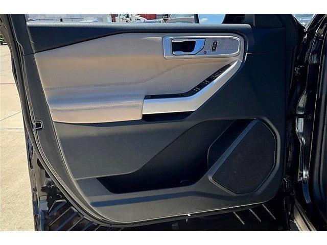 2023 Ford Explorer Vehicle Photo in Grapevine, TX 76051