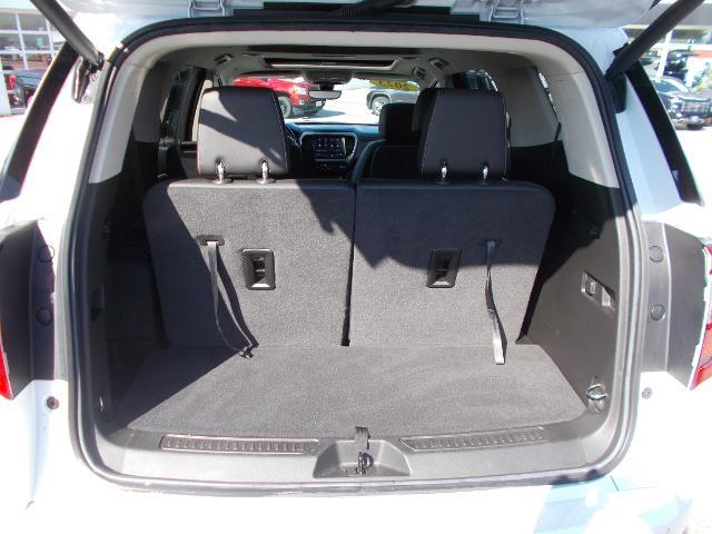 2023 GMC Acadia Vehicle Photo in LOWELL, MA 01852-4336