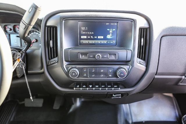 2023 Chevrolet Silverado Chassis Cab Vehicle Photo in VENTURA, CA 93003-8585