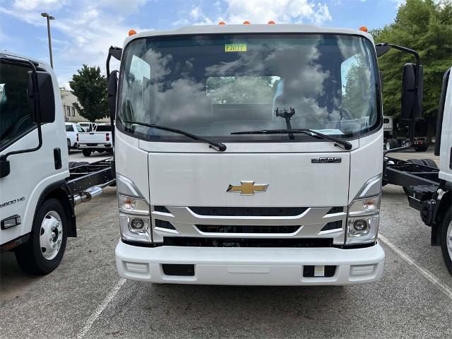 2025 Chevrolet Low Cab Forward 5500 XG Vehicle Photo in ALCOA, TN 37701-3235