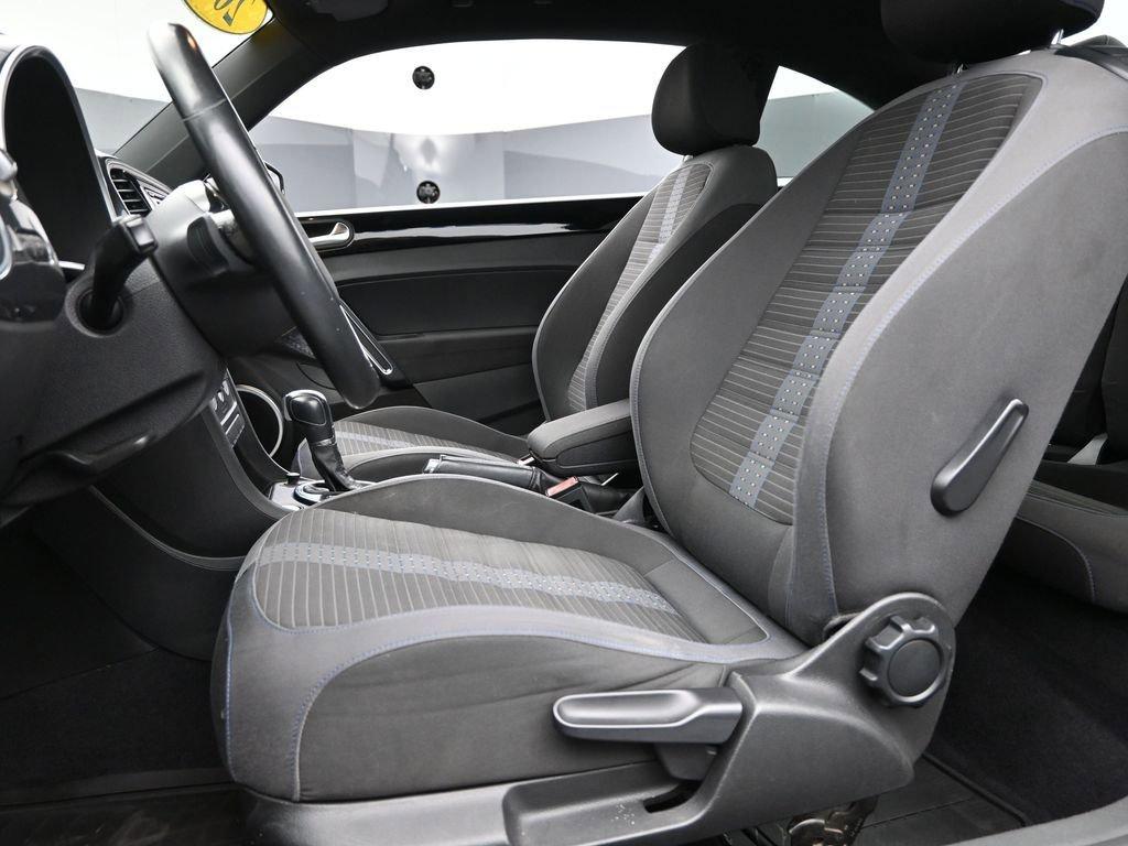 2013 Volkswagen Beetle Coupe Vehicle Photo in Marion, IA 52302