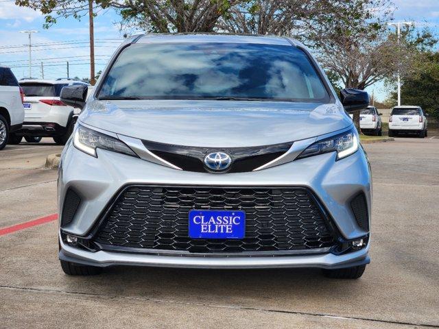 Used 2022 Toyota Sienna XSE with VIN 5TDDRKEC3NS103861 for sale in Houston, TX