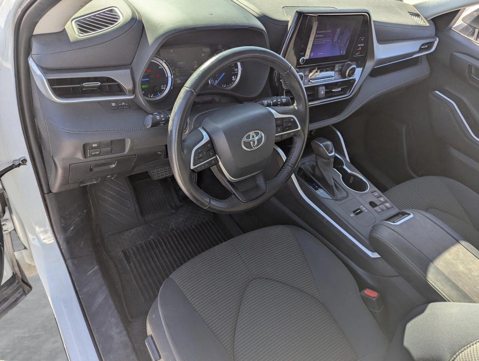 2023 Toyota Highlander Vehicle Photo in Ft. Myers, FL 33907