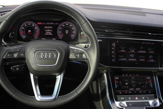 2025 Audi Q7 Vehicle Photo in SUGAR LAND, TX 77478