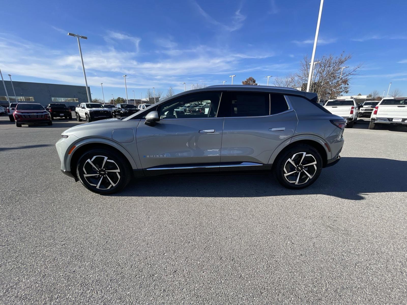 2025 Chevrolet Equinox EV Vehicle Photo in BENTONVILLE, AR 72712-4322