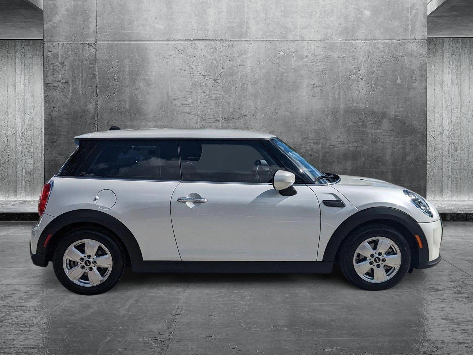 2024 MINI Cooper Hardtop 2 Door Vehicle Photo in Coconut Creek, FL 33073