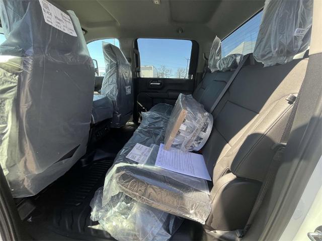 2024 Chevrolet Silverado 3500 HD Chassis Cab Vehicle Photo in ALCOA, TN 37701-3235