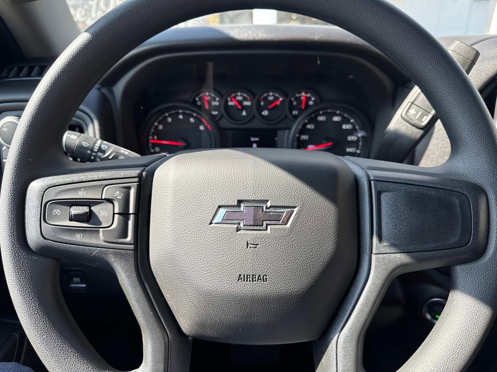 2025 Chevrolet Silverado 2500 HD Vehicle Photo in LOS ANGELES, CA 90007-3794