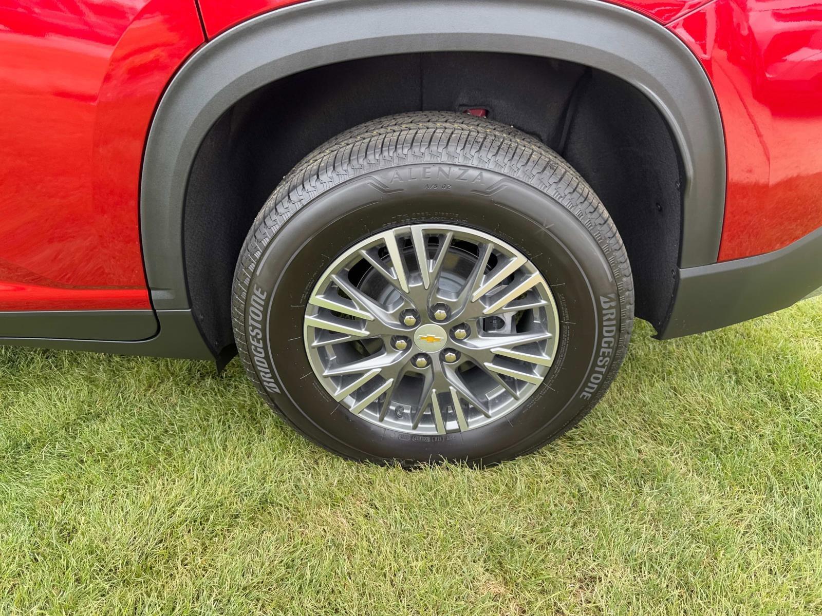2025 Chevrolet Traverse Vehicle Photo in LOS ANGELES, CA 90007-3794