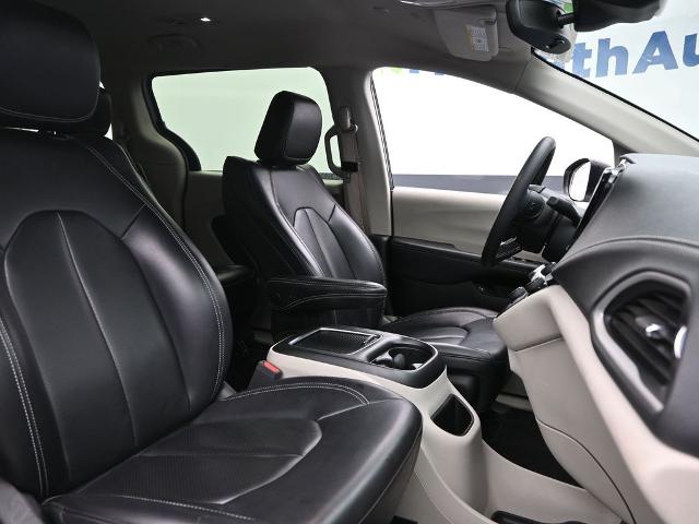 2023 Chrysler Pacifica Vehicle Photo in Cedar Rapids, IA 52402