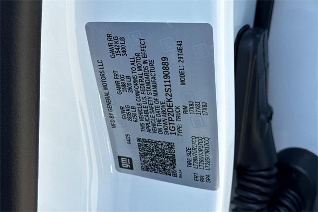 2025 GMC Canyon Vehicle Photo in ELK GROVE, CA 95757-8703