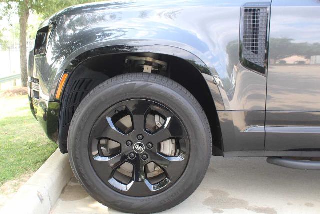 2024 Defender Vehicle Photo in HOUSTON, TX 77090