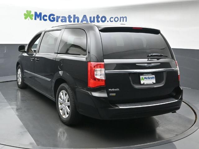 2016 Chrysler Town & Country Vehicle Photo in Cedar Rapids, IA 52402