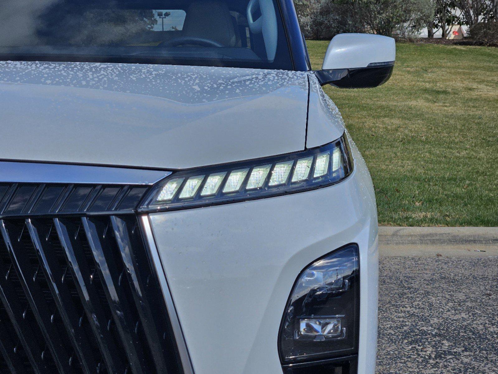 2025 INFINITI QX80 Vehicle Photo in Fort Worth, TX 76132