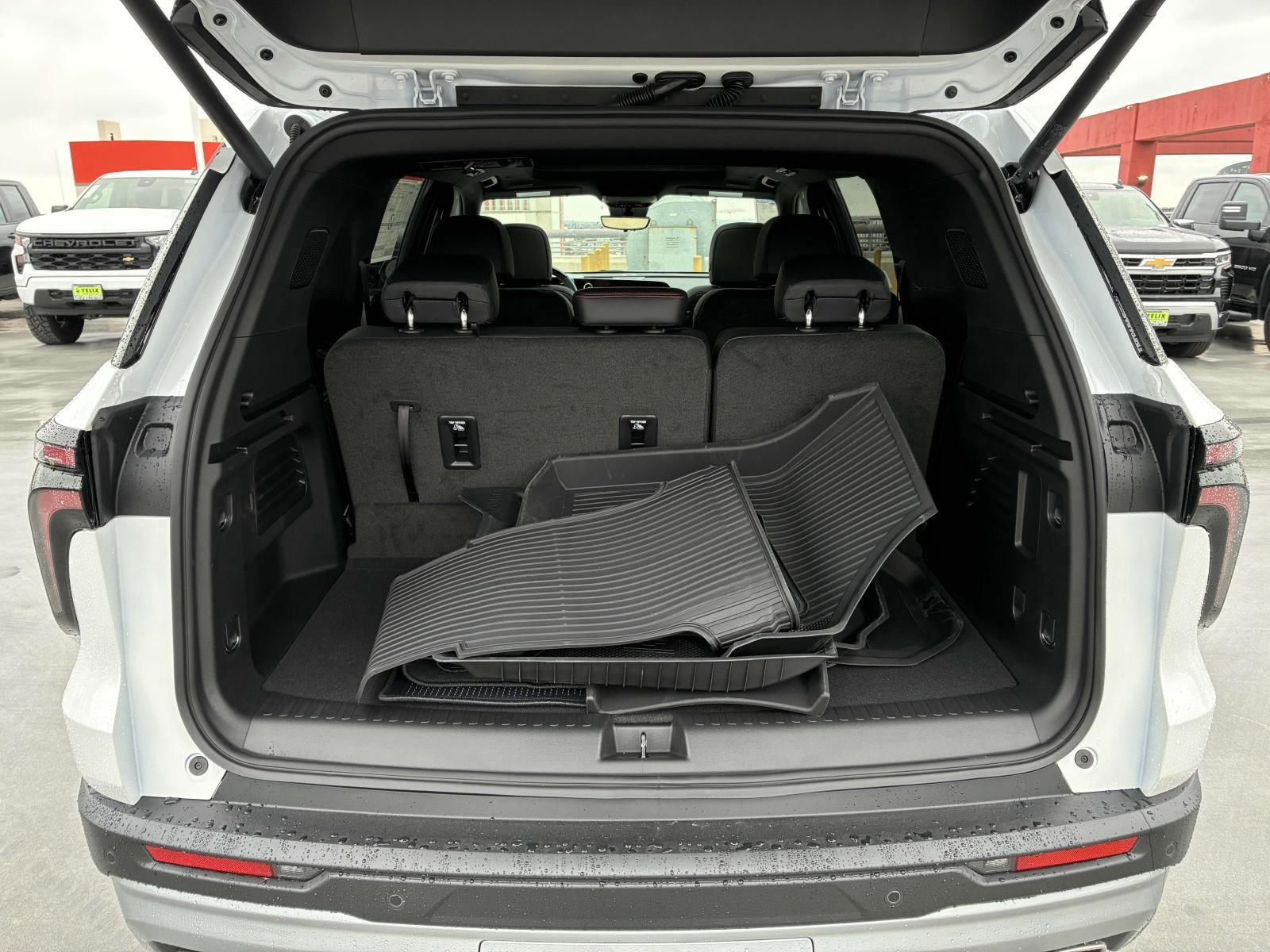 2025 Chevrolet Traverse Vehicle Photo in LOS ANGELES, CA 90007-3794