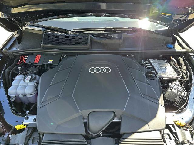 2025 Audi Q7 Vehicle Photo in HOUSTON, TX 77090