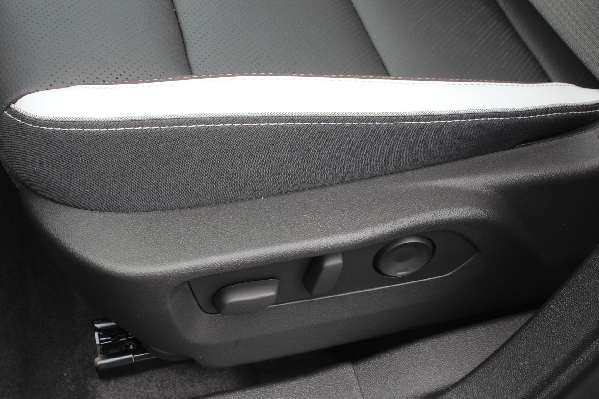 2025 Buick Envision Vehicle Photo in AURORA, CO 80012-4011