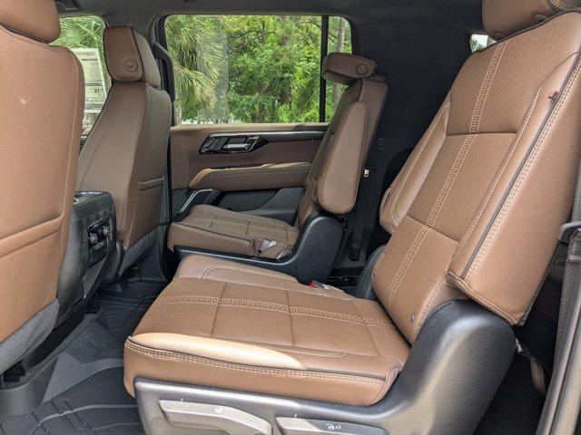 2025 Chevrolet Suburban Vehicle Photo in BRUNSWICK, GA 31525-1881