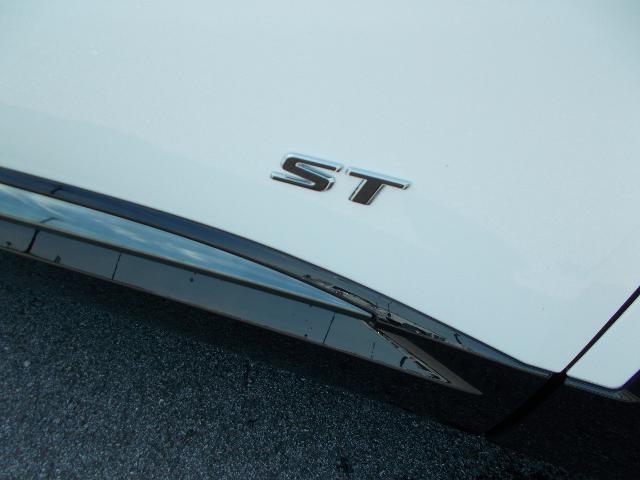 2025 Buick Envision Vehicle Photo in LOWELL, MA 01852-4336