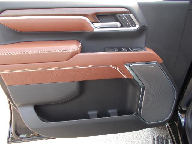 2025 GMC Sierra 3500HD Vehicle Photo in LOWELL, MA 01852-4336