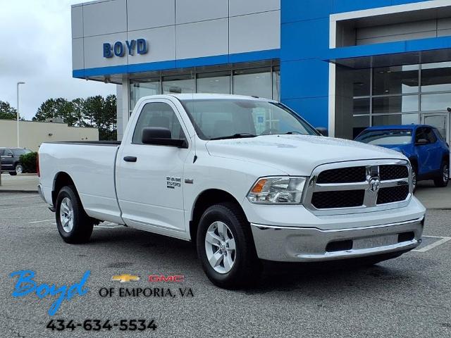 2019 Ram 1500 Classic Vehicle Photo in EMPORIA, VA 23847-1235