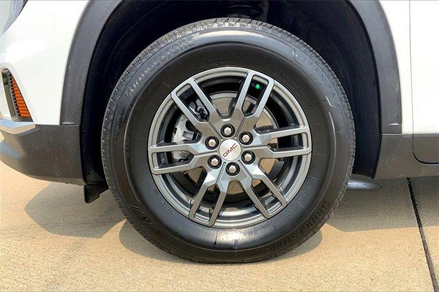 2025 GMC Acadia Vehicle Photo in TOPEKA, KS 66609-0000