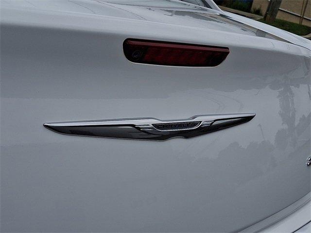 2017 Chrysler 300 Vehicle Photo in Willow Grove, PA 19090