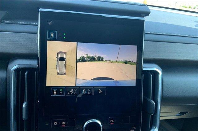 2024 GMC Acadia Vehicle Photo in TOPEKA, KS 66609-0000