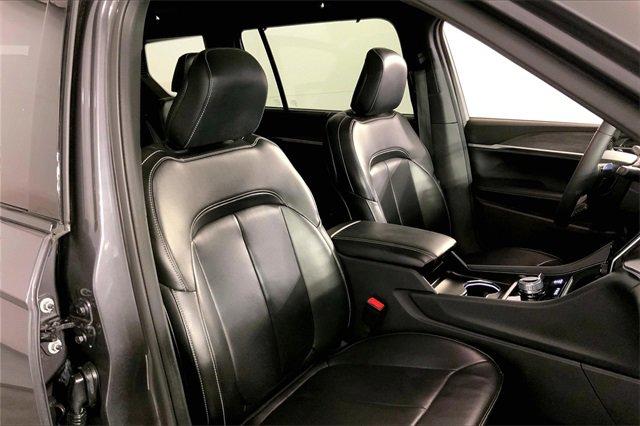 2024 Jeep Grand Cherokee L Vehicle Photo in KANSAS CITY, MO 64114-4502