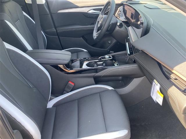 2024 Buick Envision Vehicle Photo in GOODYEAR, AZ 85338-1310