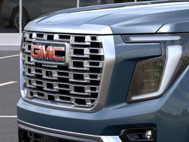 2025 GMC Yukon XL Vehicle Photo in MEDINA, OH 44256-9631