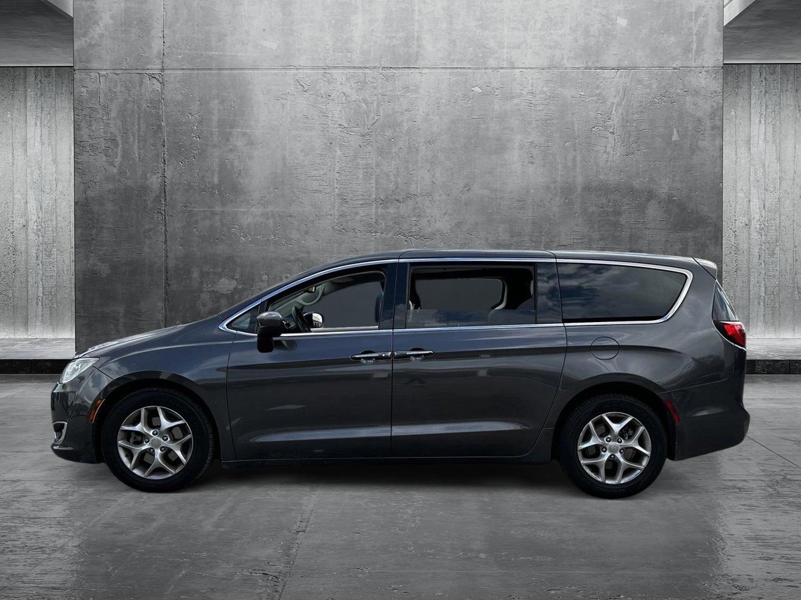 2017 Chrysler Pacifica Vehicle Photo in Hollywood, FL 33021