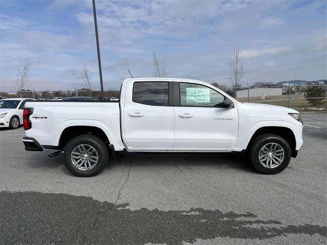 2024 Chevrolet Colorado Vehicle Photo in ALCOA, TN 37701-3235