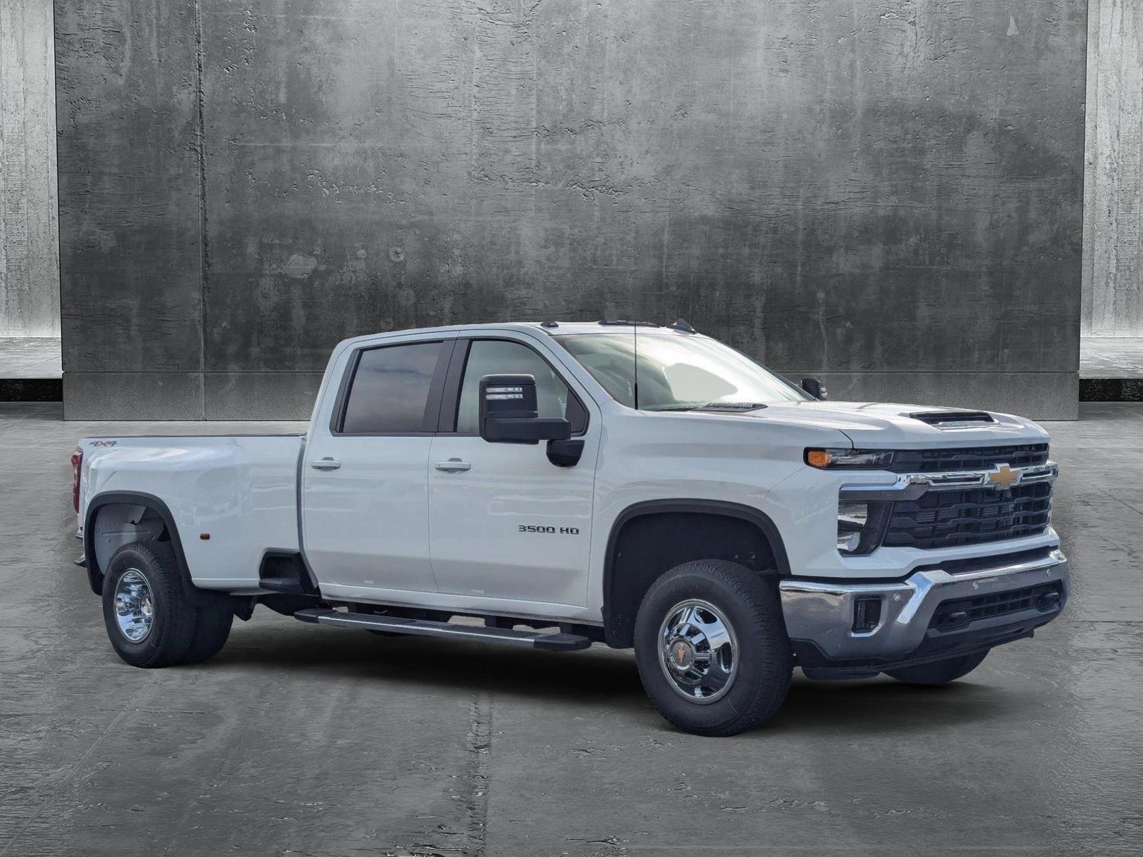 2025 Chevrolet Silverado 3500 HD Vehicle Photo in GREENACRES, FL 33463-3207