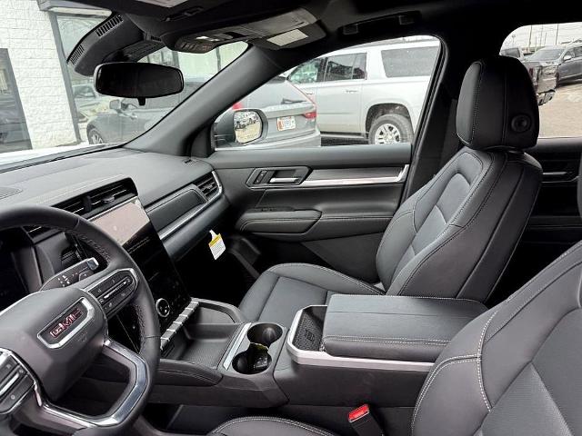 2025 GMC Terrain Vehicle Photo in CHICOPEE, MA 01020-5001