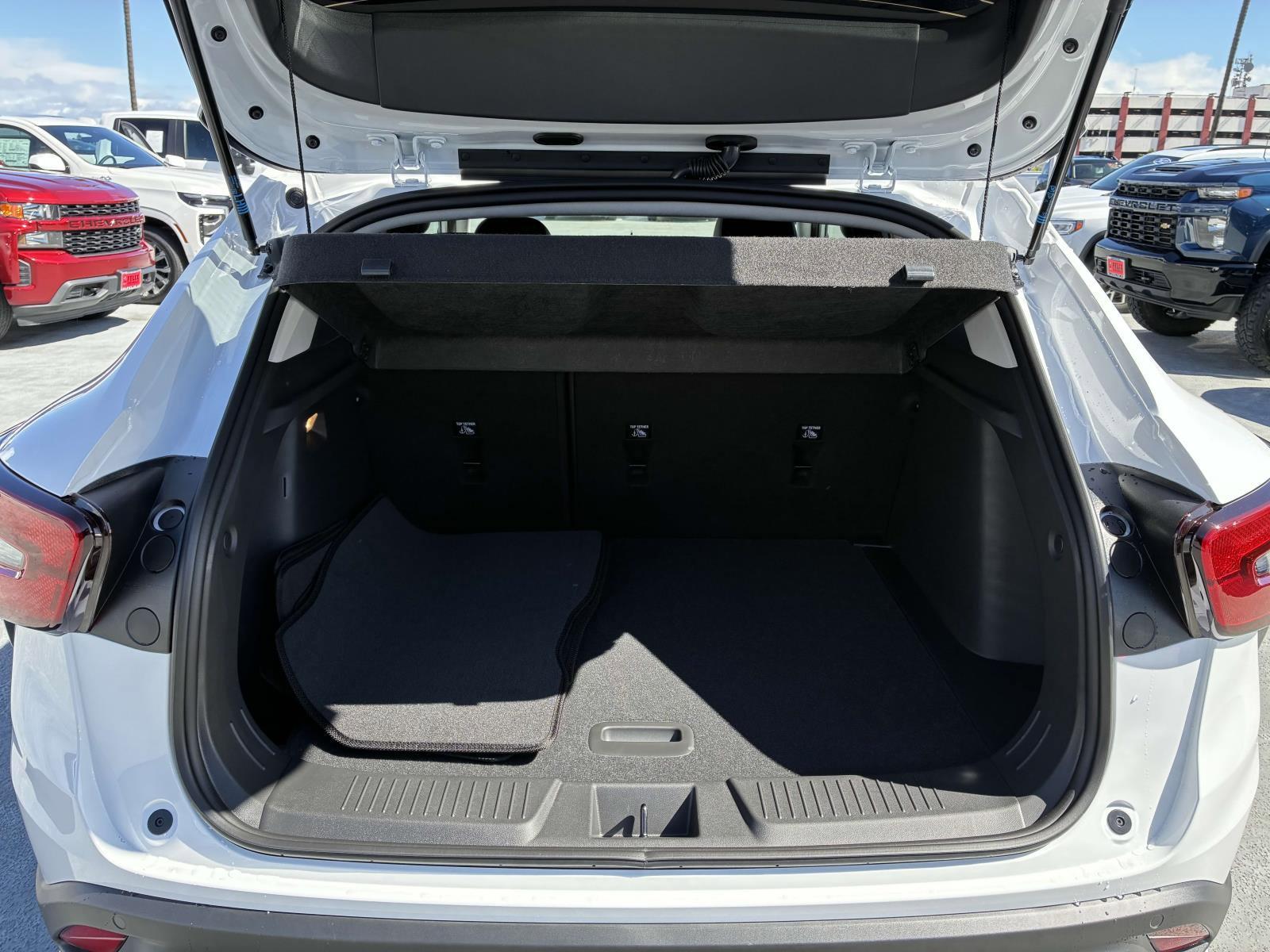2025 Chevrolet Trax Vehicle Photo in LOS ANGELES, CA 90007-3794