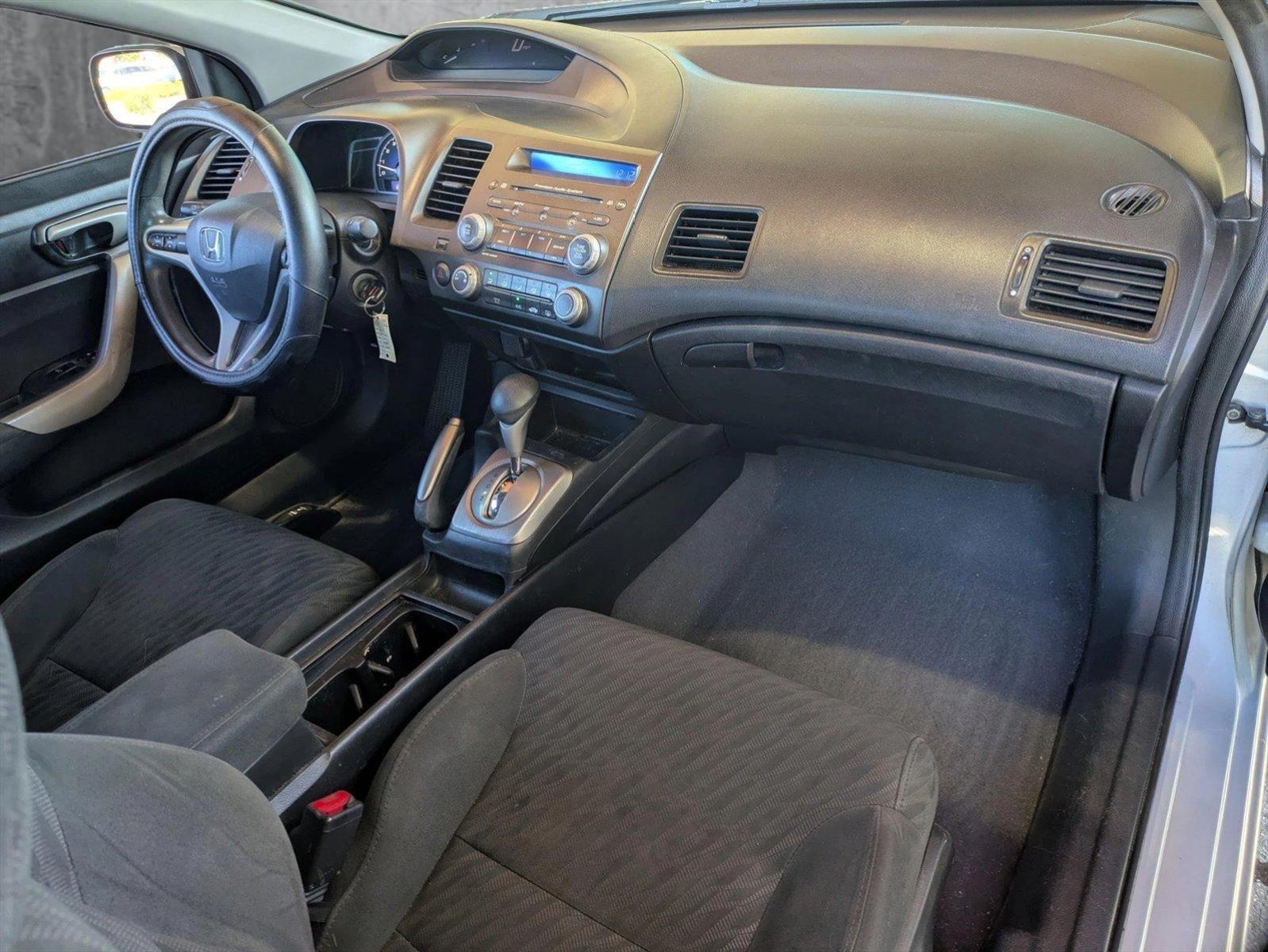 2010 Honda Civic Coupe Vehicle Photo in Valencia, CA 91355-1794