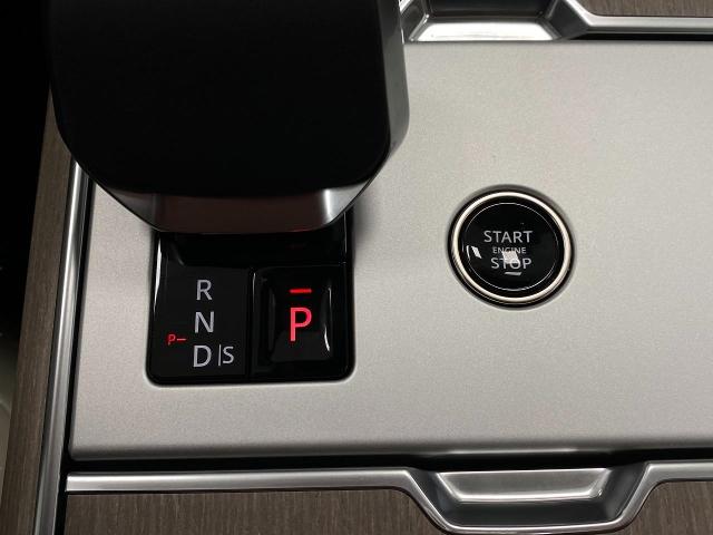 2025 Range Rover Vehicle Photo in Appleton, WI 54913