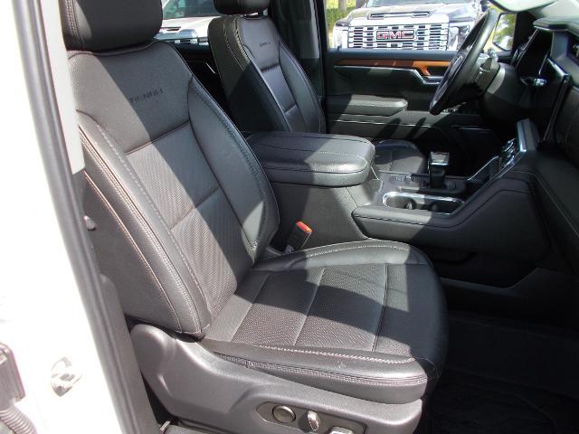 2023 GMC Sierra 1500 Vehicle Photo in LOWELL, MA 01852-4336