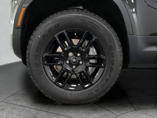 2025 Defender Vehicle Photo in Appleton, WI 54913