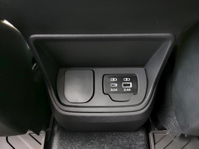 2025 Subaru Ascent Vehicle Photo in Green Bay, WI 54304